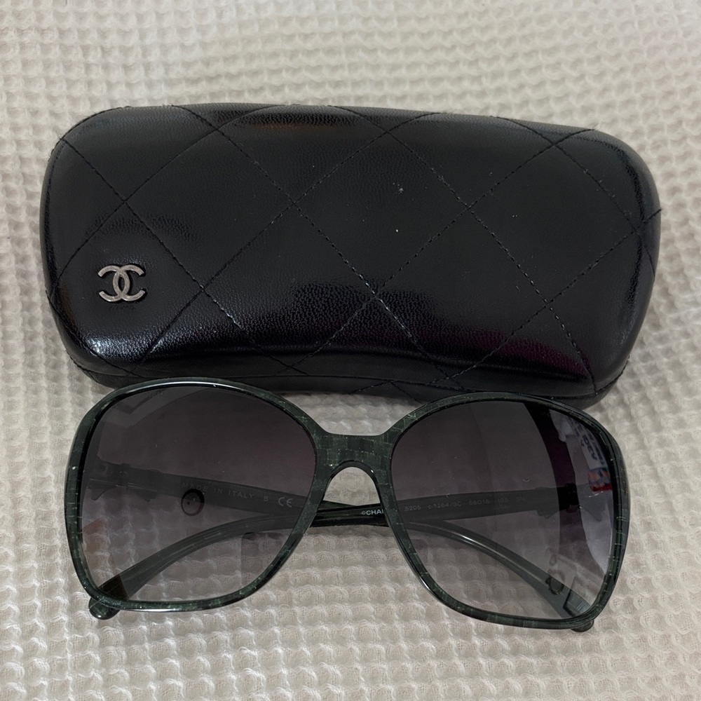 CHANEL Green Sunglasses with Quilted Case